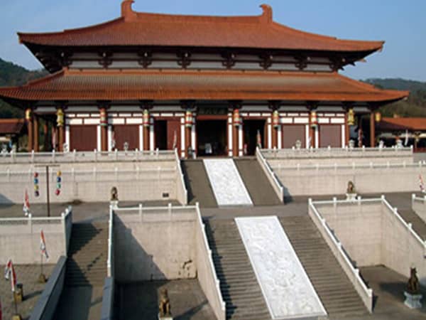 鴻雁紀(jì)念園地處西安市臨潼區(qū)新豐街道辦鴻門村0.6萬起