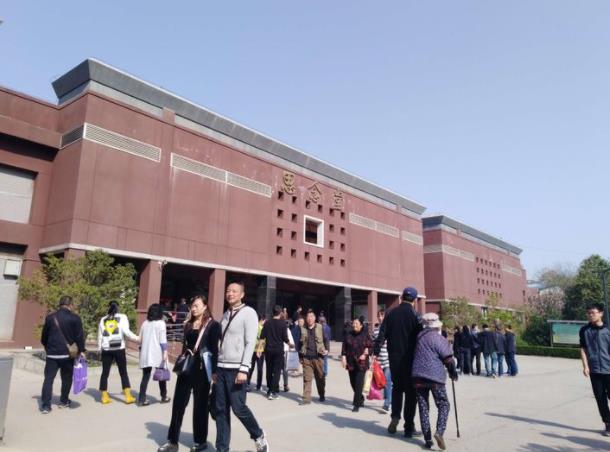 西安南郊骨灰寢園倡導文明祭祀