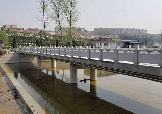 西安市神禾墓園，火爆！