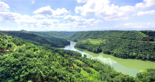 青山綠水壽陽山墓園保護(hù)生態(tài)環(huán)境和墓區(qū)整潔