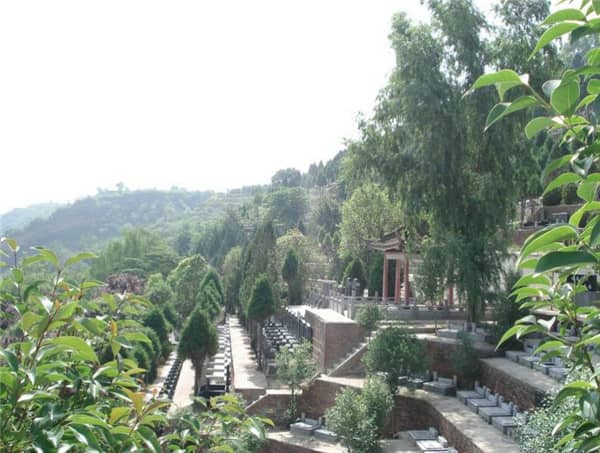 壽陽(yáng)山公墓環(huán)境優(yōu)雅