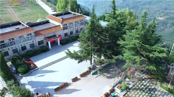 西安壽陽(yáng)山骨灰墓園-嚴(yán)格遵守“禁炮”“禁燒”規(guī)定