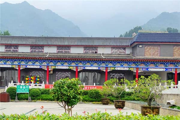 西安九龍山公墓祥云碑特色解析,傳統(tǒng)文化與現(xiàn)代工藝完美融合的墓型設(shè)計(jì)