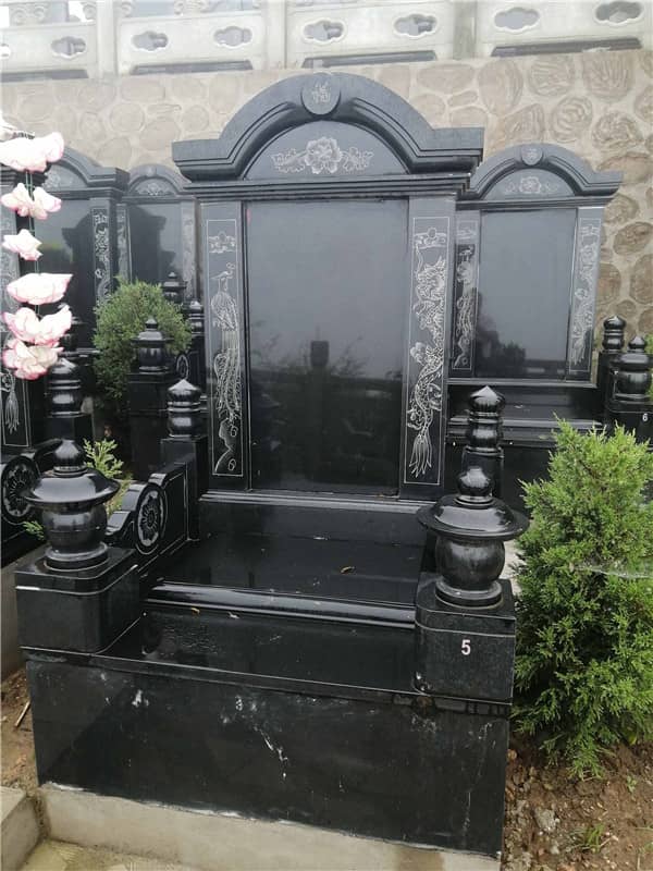 西安九龍山公墓在設(shè)計上如何體現(xiàn)與自然環(huán)境的融合？