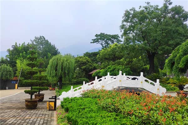 西安九龍山骨灰公墓都葬著什么人