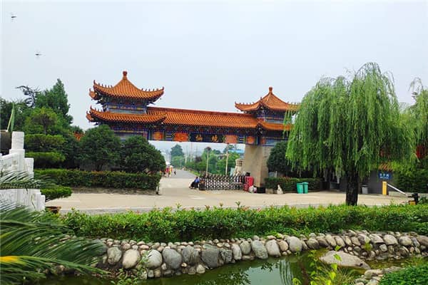 九龍山公墓是否提供個性化服務，如何滿足不同客戶的需求？