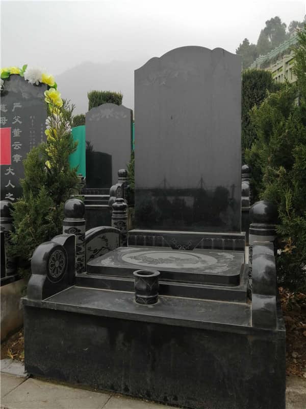 西安九龍山公墓與灃都苑生命紀念園相比，有哪些獨特的優(yōu)勢？