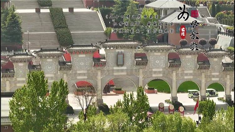 西安霸陵墓園新區(qū)和漢陵墓園在墓型選擇和安葬方式上有什么特色？