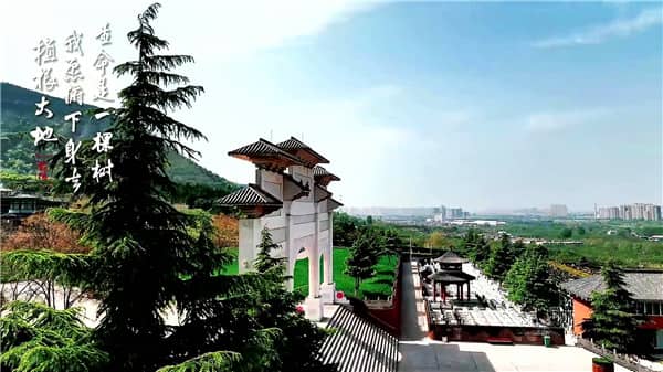 西安霸陵墓園新區(qū)坐落在漢文帝劉恒霸陵的御陵苑囿之內(nèi)