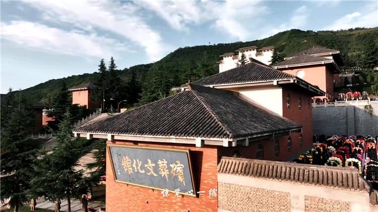 西安霸陵墓園，西安霸陵墓園的環(huán)境與服務