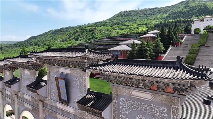 西安霸陵陵園提供了哪些生態(tài)葬方式，各自有什么特點(diǎn)？