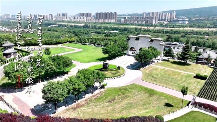 西安霸陵墓園的地理位置和交通便利性如何？