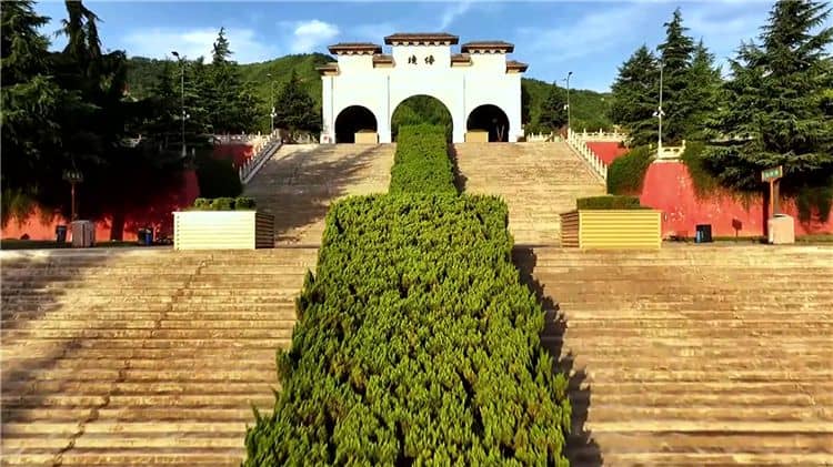 西安霸陵墓園對于入園車輛有哪些具體規(guī)定和要求？