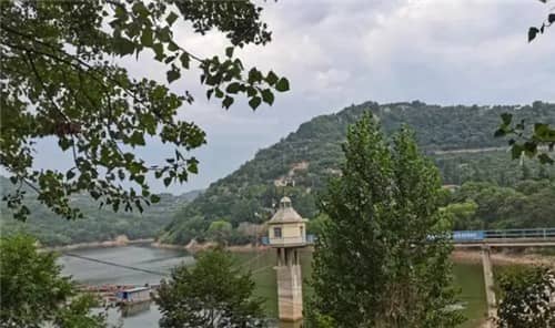 西安高橋墓園對(duì)于墓位的長(zhǎng)期維護(hù)有何承諾？