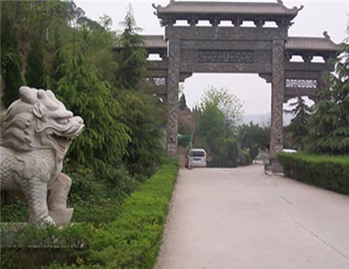 西安市灞橋區(qū)高橋村墓園，天堂尋覓歸處