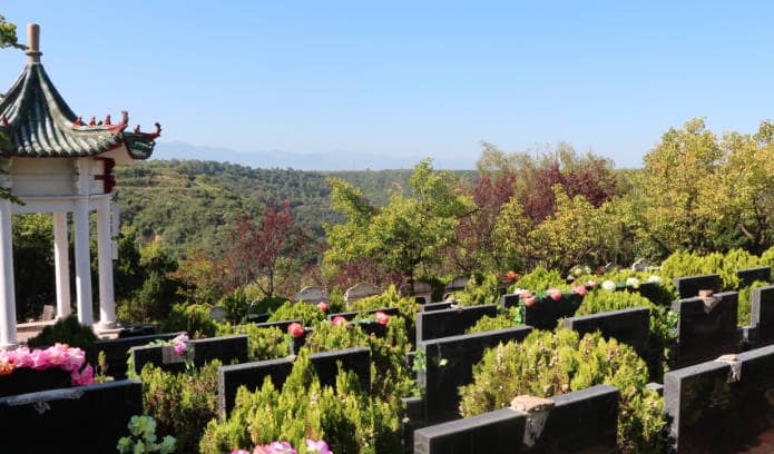 西安白鹿原公墓中，傳統(tǒng)墓地和藝術(shù)墓地的價格范圍大概是怎樣的？