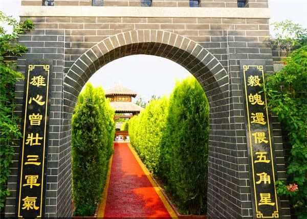 西安灞橋區(qū)墓地價(jià)格表與陵園概況解析_選墓推薦