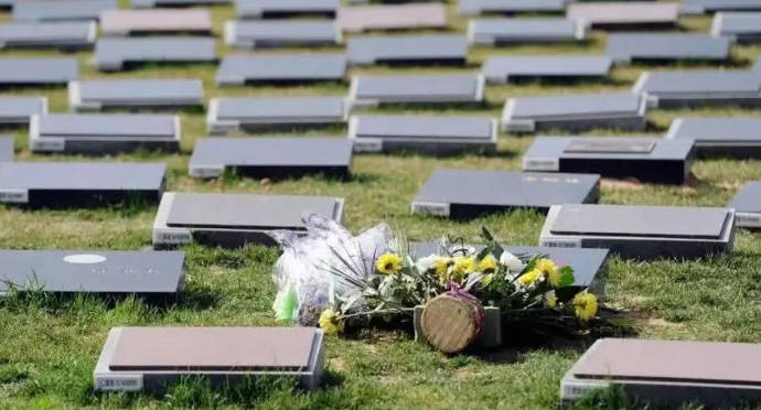 去烈士陵園掃墓帶的鮮花可以讓別人準(zhǔn)備嗎