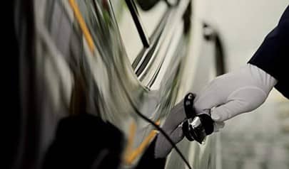 臥碑葬的材質(zhì)選擇有哪些考慮因素，不同材質(zhì)對墓碑的耐久性有何影響？