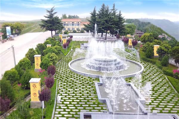 西安停車方便公墓：大停車場+臨時車位的祭掃無憂選擇