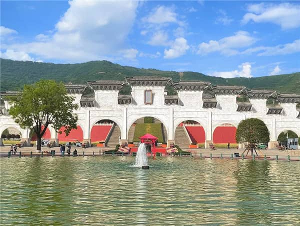 西安墓園清明祭掃安全須知 - 西安公墓園區(qū)管理規(guī)定與便民服務(wù)指南